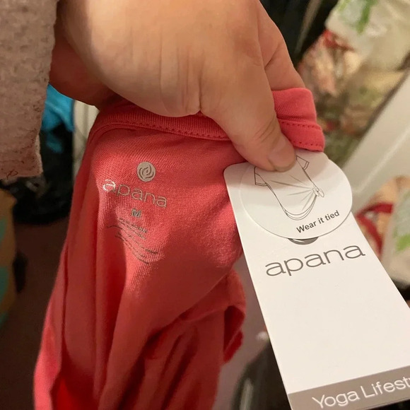 NWT APANA VNECK WORKOUT TEE - Picture 2 of 3